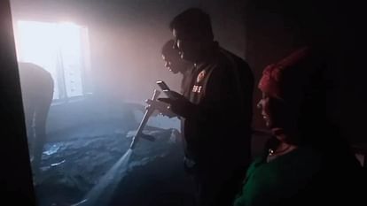 ghara-ma-lga-aaga-ka-bjhata-tama_1701925477