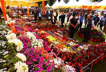 utatarakhada-rajabhavana-ma-saja-fal-ka-sasara_1677849167