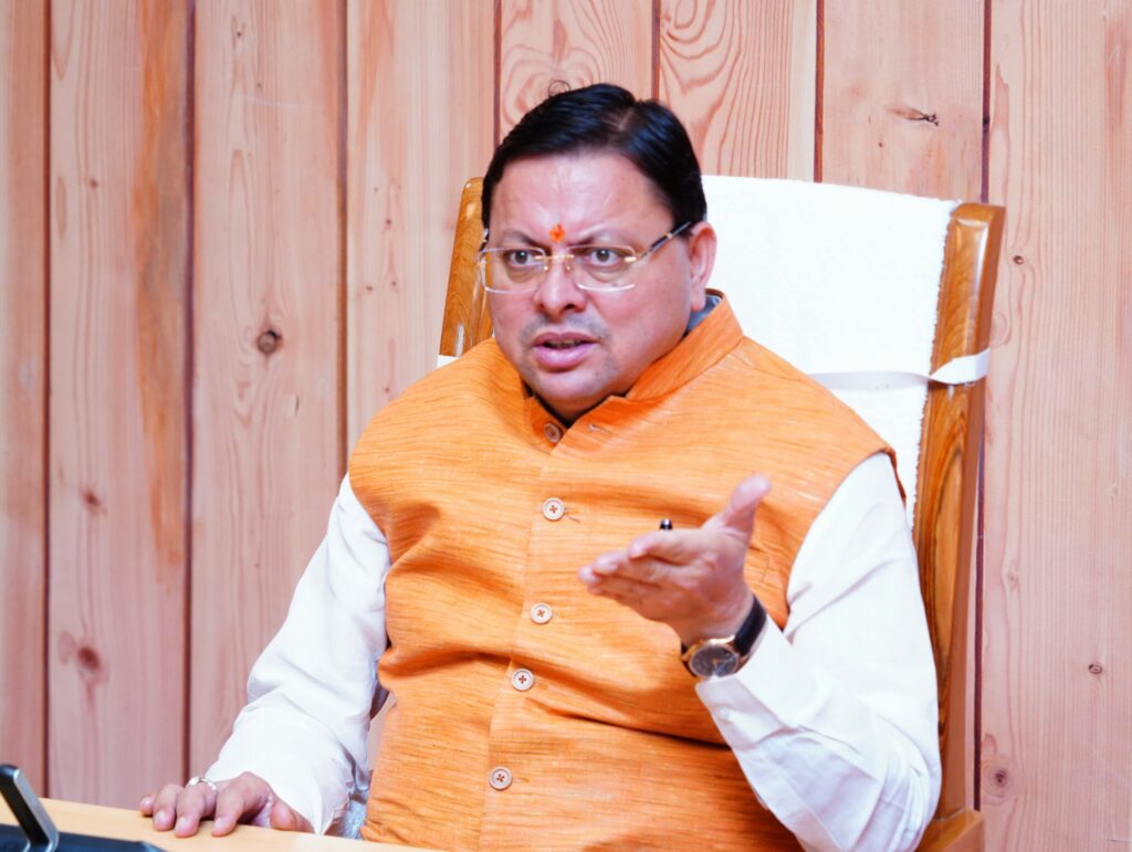 मुख्यमंत्री ने गड्ढा मुक्त अभियान की समीक्षा करते हुए अधिकारियों से कार्यों की विस्तृत जानकारी