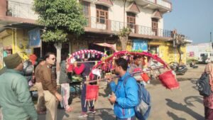 1740406888_483_हरिद्वार-पुलिस-का-मानवीय-चेहरा-कांवड़ियों-की-सेवा-में-जुटी.jpg