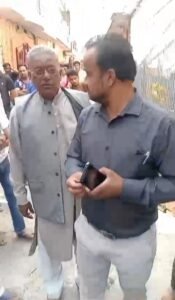 1742824559_शास्त्री-नगर-ज्वालापुर-में-राशन-डीलर-की-दुकान-पर-कार्ड.jpg