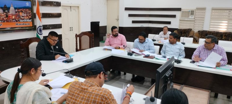 जनपद-में-विभागीय-राजस्व-आय-में-संवर्द्धन-एवं-अनुश्रवण-हेतु.jpg