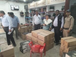 जिलाधिकारी-हरिद्वार-कर्मेन्द्र-सिंह-द्वारा-औचक-निरीक्षण-के-निर्देश-तहसीलदार.jpg