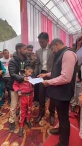 मा0-सीएम-के-मार्गदर्शन-में-सुदुरवर्ती-क्षेत्र-त्यूनी-में-डीएम.jpg