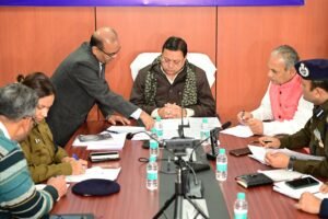 मुख्यमंत्री-धामी-ने-राज्य-आपदा-परिचालन-केंद्र-पहुंचकर-आपदा-प्रबंधन.jpeg