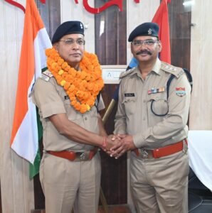 स्थानान्तरण-पर-रवाना-हुए-पूर्व-प्रतिसार-निरीक्षक-पुलिस-लाइन-हरिद्वार.jpg