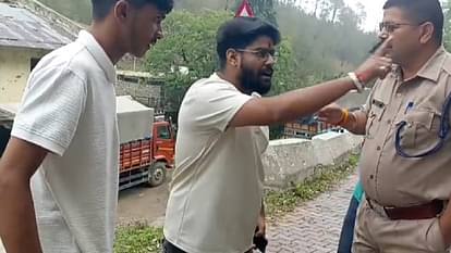 palsa-ka-satha-bhasa-karata-yavaka_6d887a7c9138a95465b52fbea155c6ad