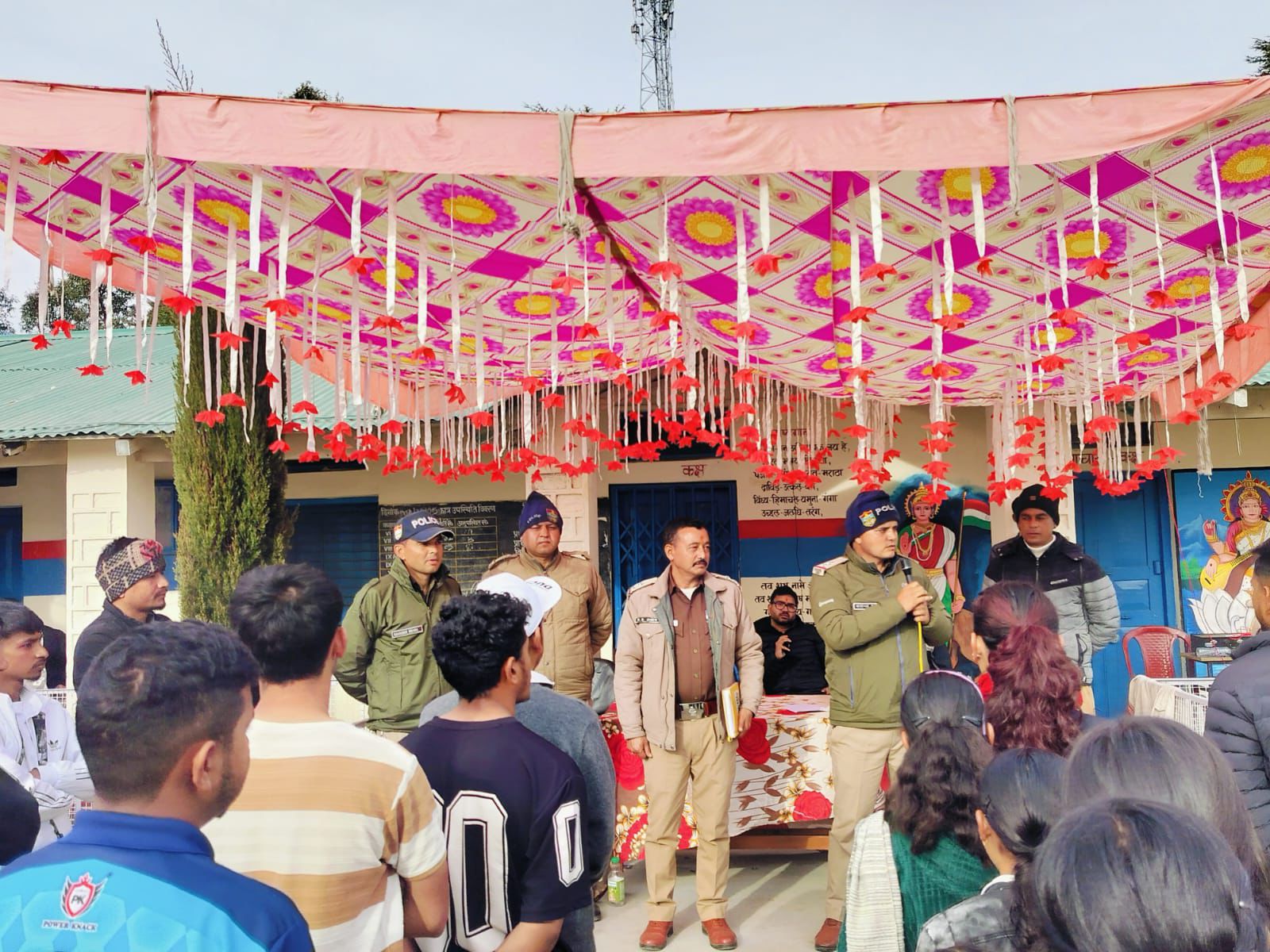 एसपी पिथौरागढ़ के मार्गदर्शन में “36वाँ सड़क सुरक्षा माह” के अंतर्गत पिथौरागढ़ पुलिस का जागरूकता अभियान जारी