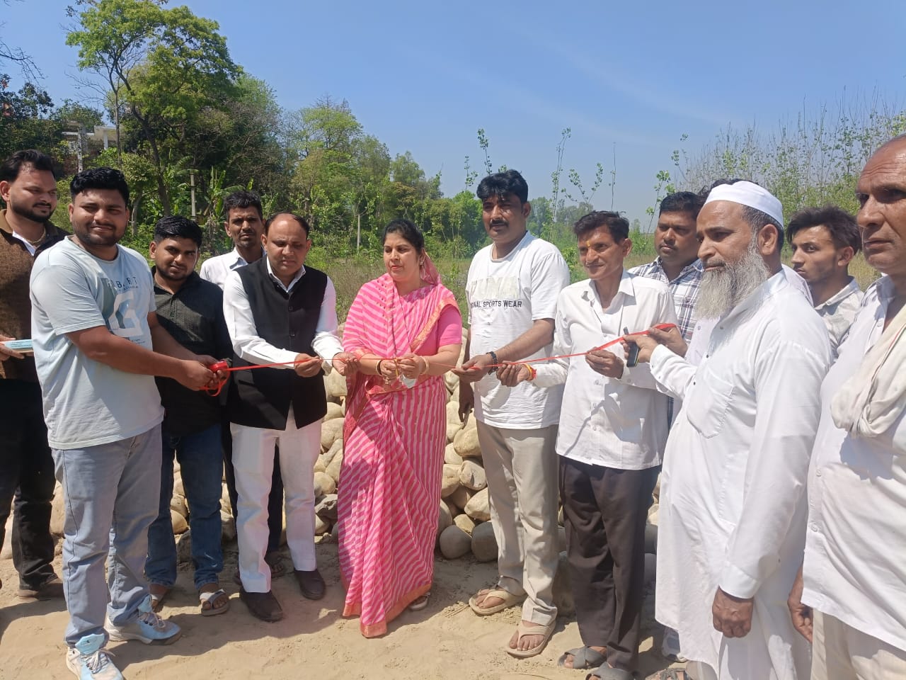 चोल्ली शाहबुद्दीनपुर में निःशुल्क चिकित्सा शिविर का भव्य आयोजन, विधायक ममता राकेश ने किया शुभारंभ