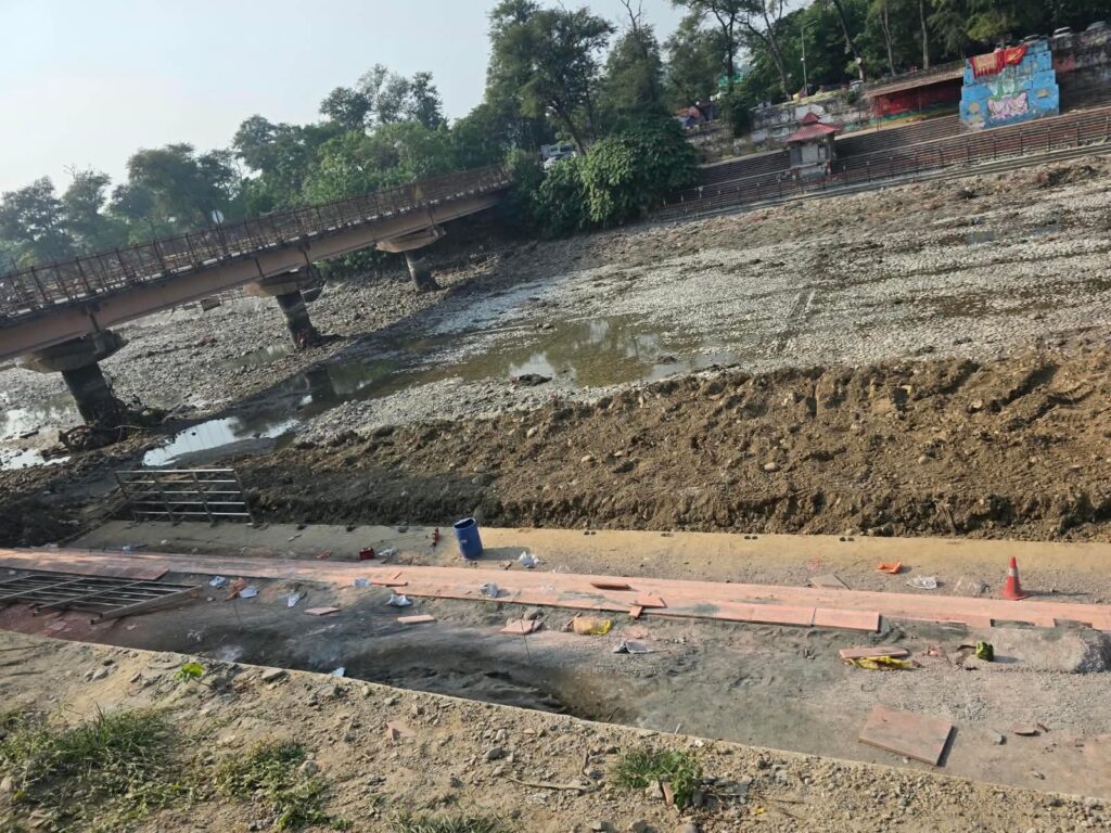 1792851671_कुंभ-2027-के-लिए-हरिद्वार-में-3-किलोमीटर-से-अधिक-लंबाई.jpg