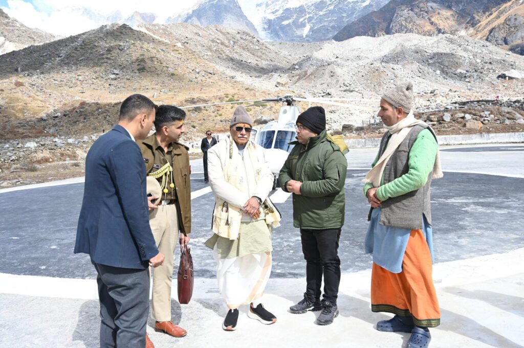 1792858570_राज्यपाल-ने-बाबा-केदारनाथ-के-दर्शन-कर-प्रदेश-एवं-देश.jpeg