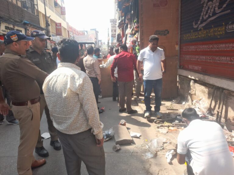 1792929981_जिलाधिकारी-के-निर्देशन-में-अवैध-अतिक्रमण-के-खिलाफ-निरंतर-की.jpg