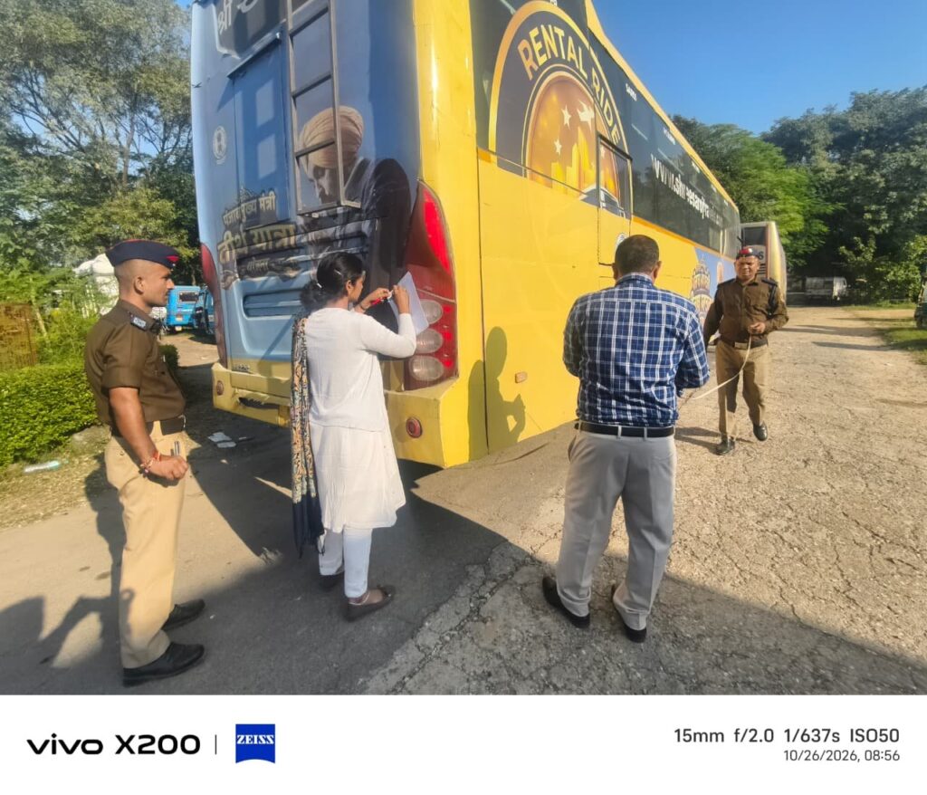1793026389_लग्जरी-बसों-पर-चौथे-दिन-भी-कार्रवाई-जारी—35-चालान-03.jpg