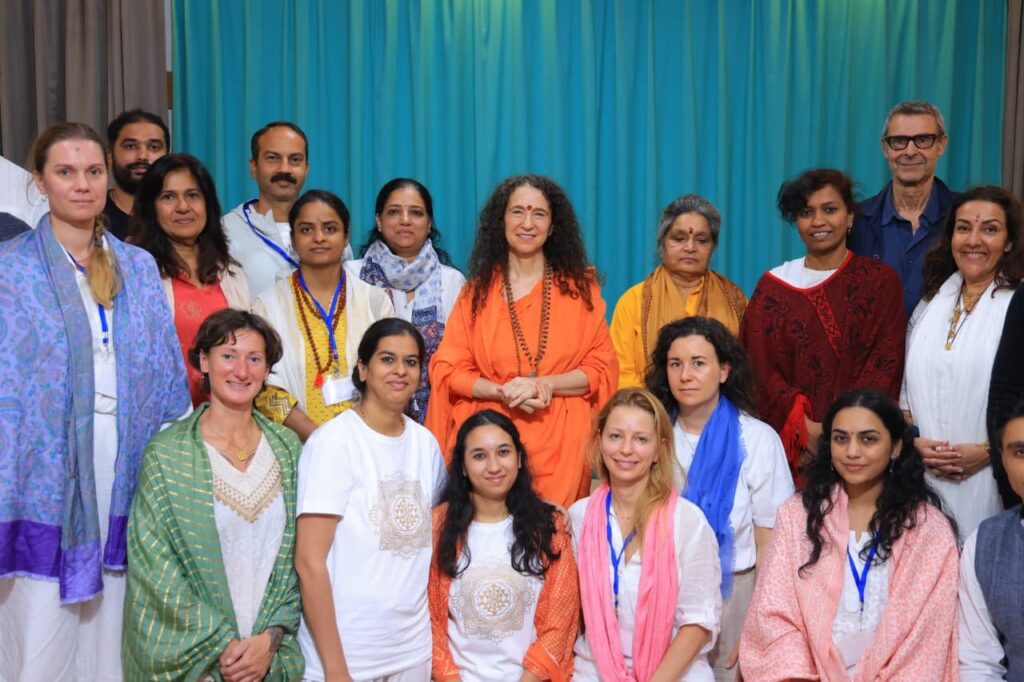 1793270293_परमार्थ-निकेतन-में-पाँच-दिवसीय-वेदान्त-योग-कोर्स-का-समापन.jpeg