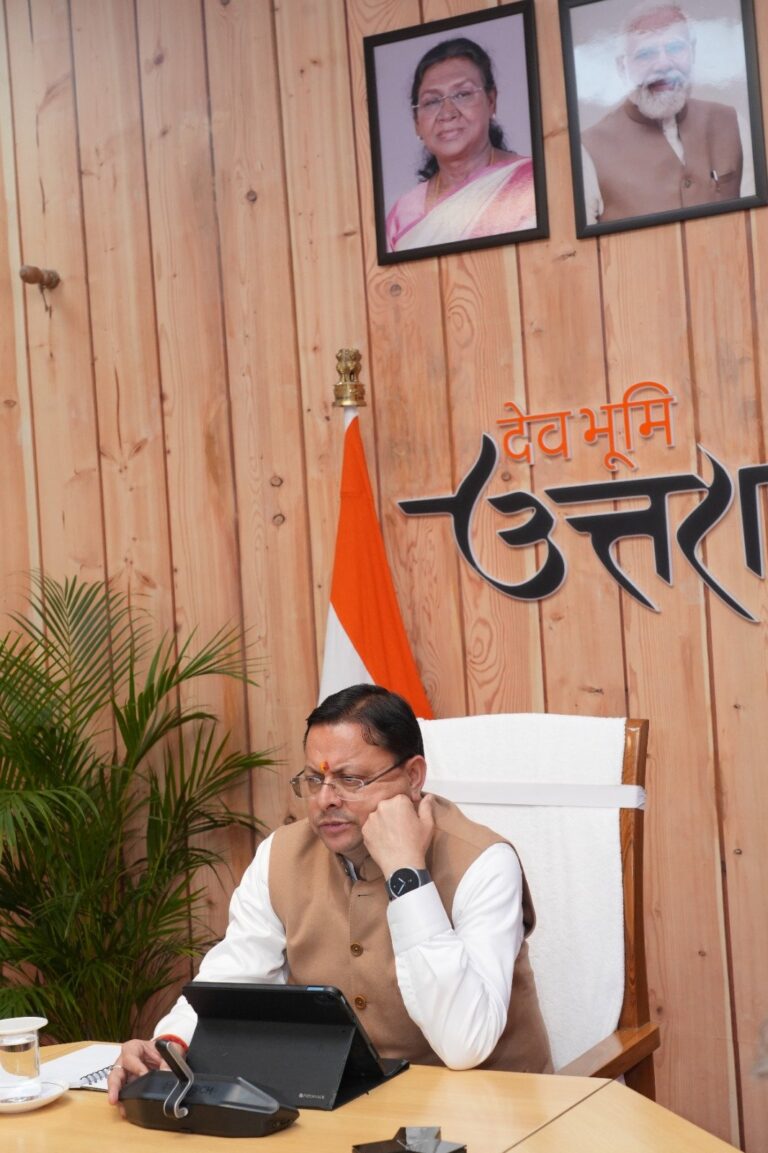 1793280802_मुख्यमंत्री-की-अध्यक्षता-में-यूपीसीएल-एवं-पिटकुल-की-समीक्षा-बैठक.jpeg