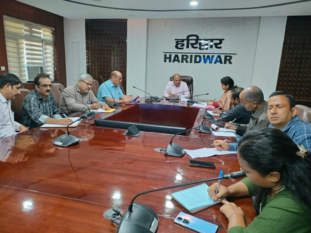 मुख्य-विकास-अधिकारी-की-अध्यक्षता-में-मत्स्य-विभाग-की-योजनाओं.jpg